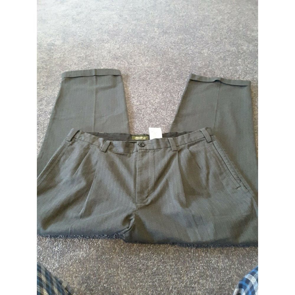 EDDIE BAUER GREY PLEATED STRIPED CUFFED PANT 40 - Picture 2 of 4